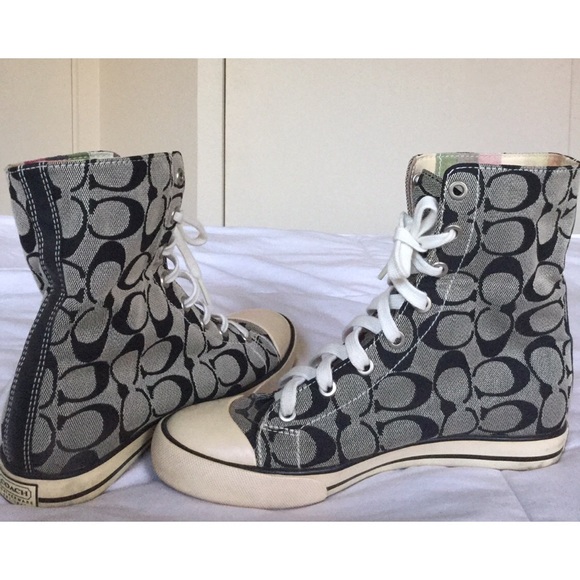 Signature Sneaker - Picture 7 of 8